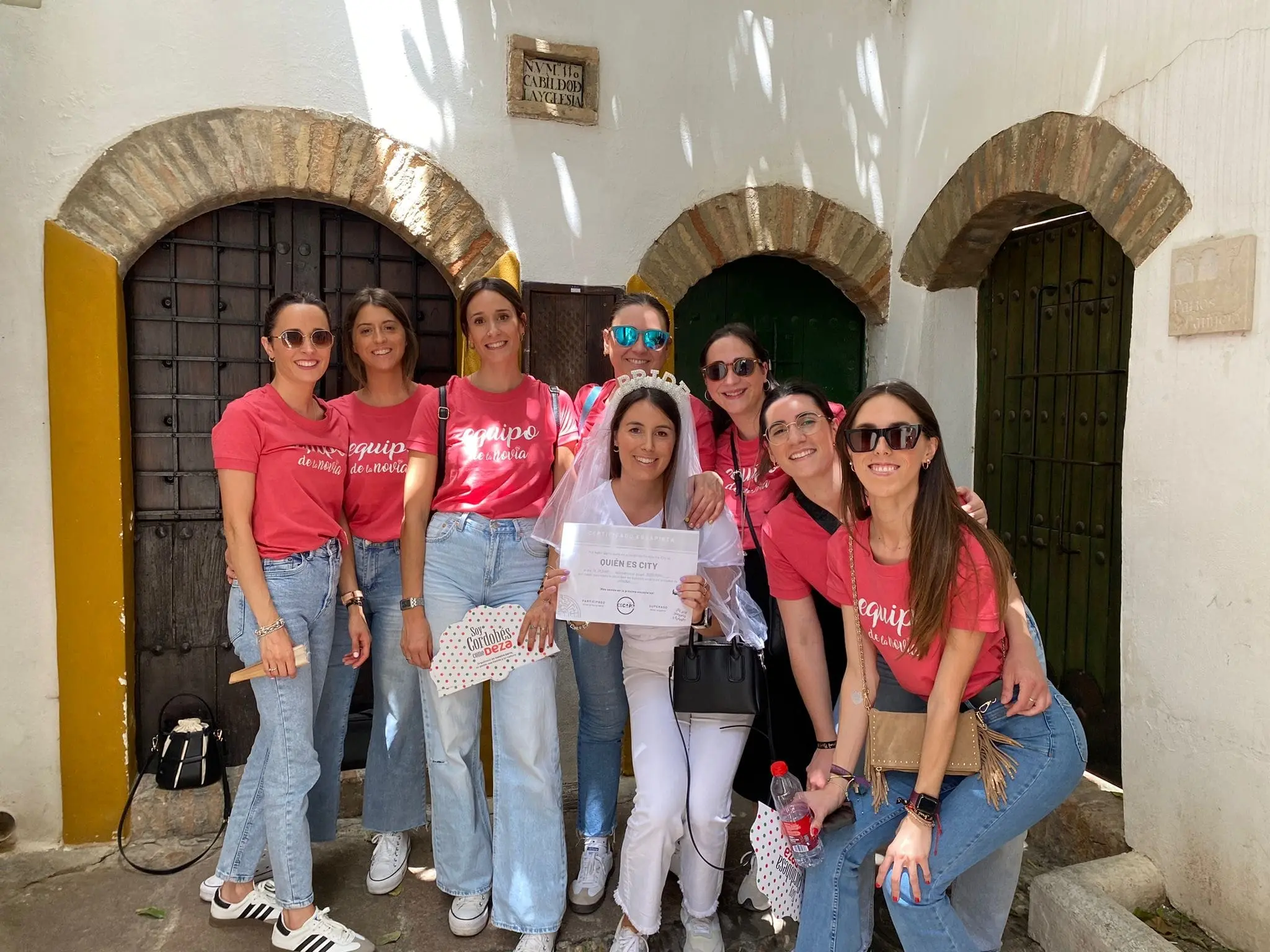 Un grupo de amigas de despedida de soltera en Sevilla