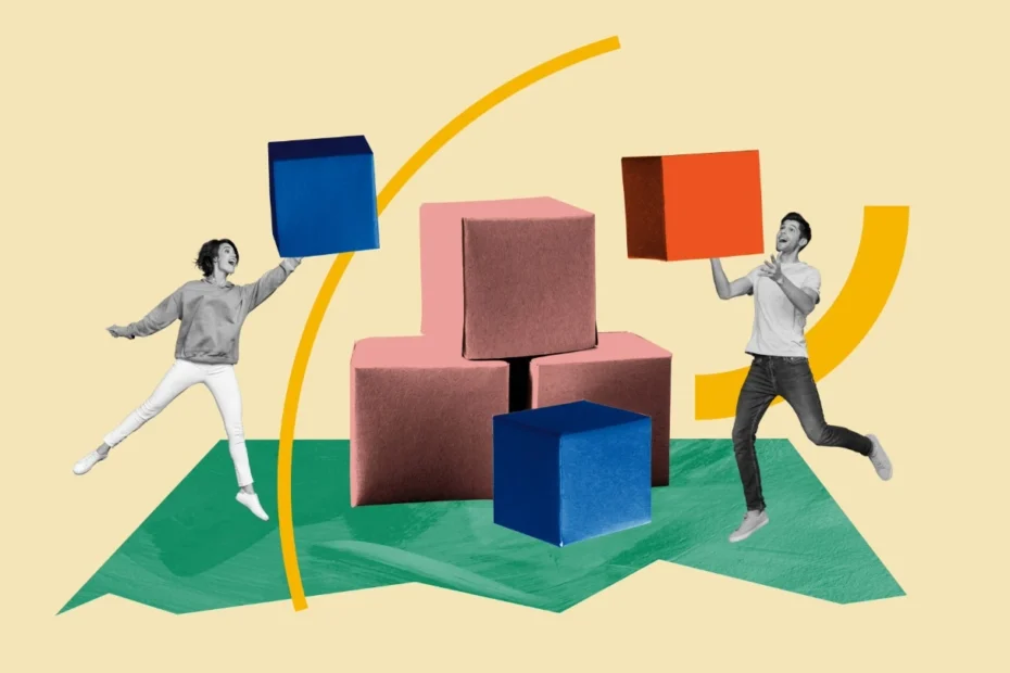 Una mujer y un hombre juntan cajas en un escape room de team building